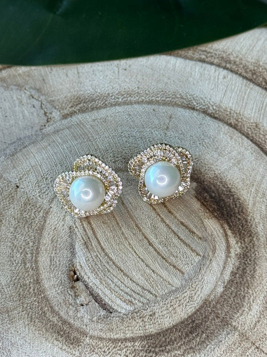 Brinco Flor Cravejada